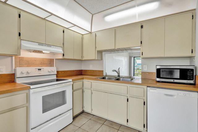 617 Banks Road 617, Margate, FL 33063