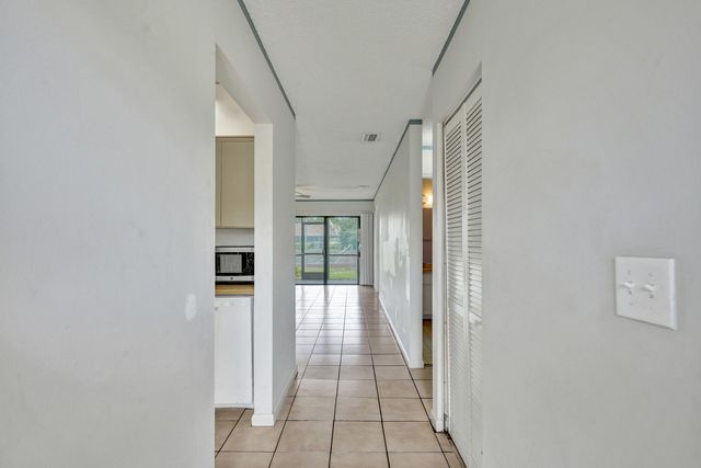 617 Banks Road 617, Margate, FL 33063