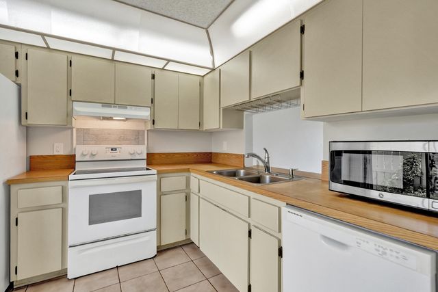 617 Banks Road 617, Margate, FL 33063