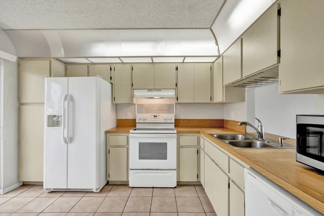 617 Banks Road 617, Margate, FL 33063