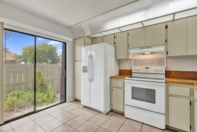 617 Banks Road 617, Margate, FL 33063