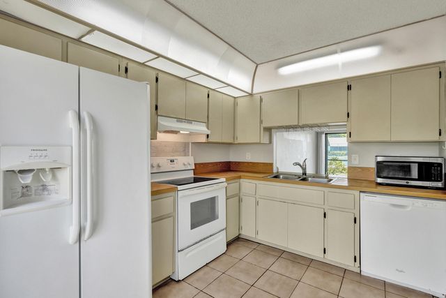 617 Banks Road 617, Margate, FL 33063