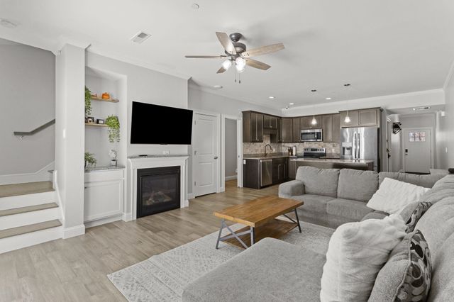 34 Callaway Dr Unit 4, Concord, NH 03301