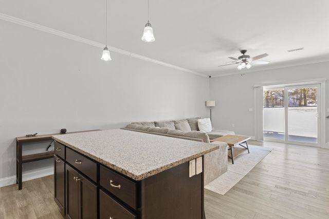 34 Callaway Dr Unit 4, Concord, NH 03301