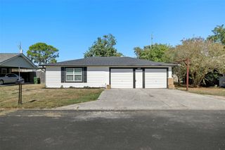 7819 Bayside Drive, Beach City, TX 77523