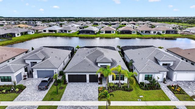 12132 SW Willowy Way, Port St. Lucie, FL 34987