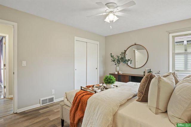 6023 N 110th Circle, Omaha, NE 68164