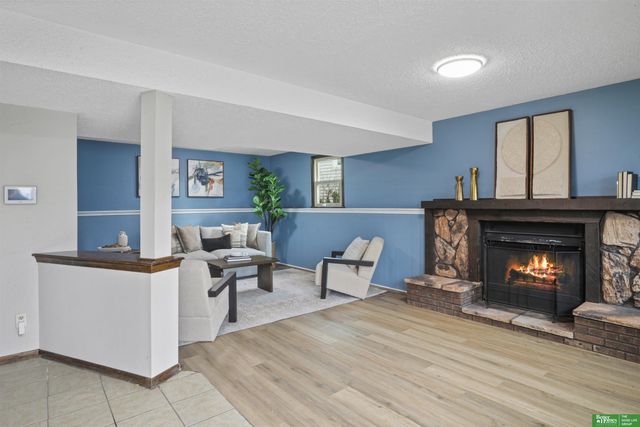 6023 N 110th Circle, Omaha, NE 68164