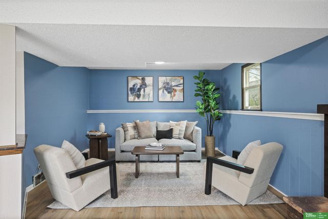 6023 N 110th Circle, Omaha, NE 68164