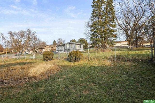 6023 N 110th Circle, Omaha, NE 68164