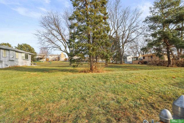 6023 N 110th Circle, Omaha, NE 68164