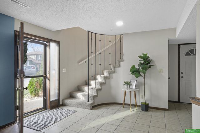 6023 N 110th Circle, Omaha, NE 68164