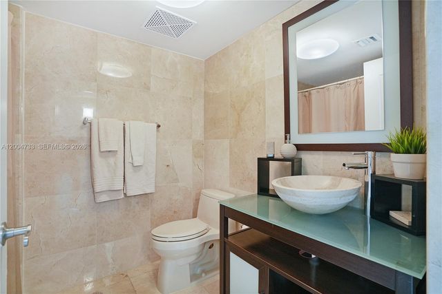 2101 Brickell Ave 1812, Miami, FL 33129