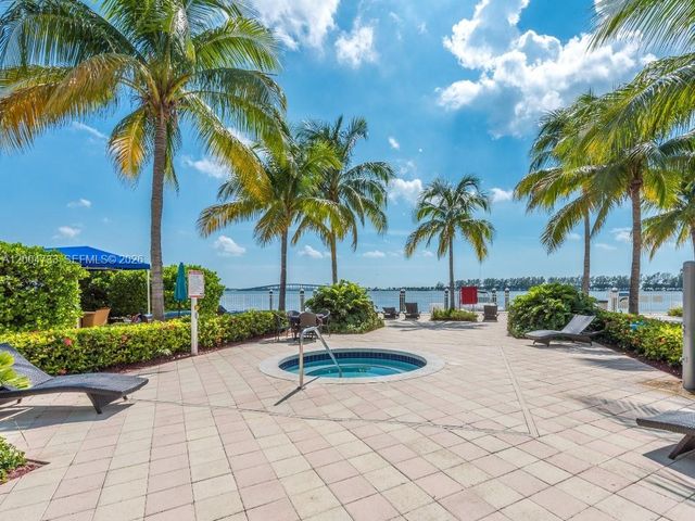 2101 Brickell Ave 1812, Miami, FL 33129