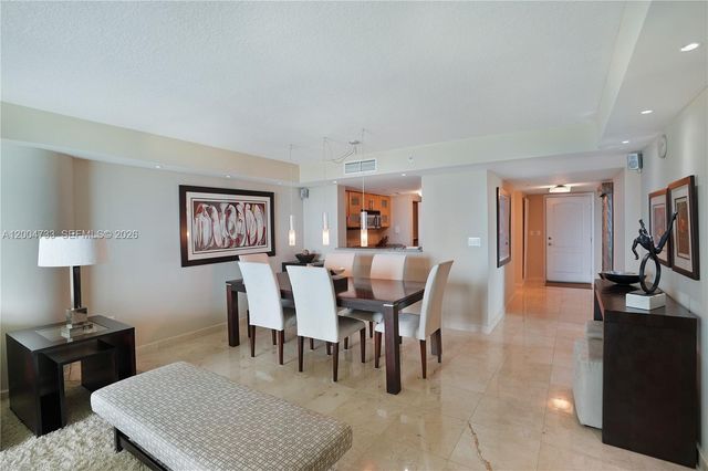 2101 Brickell Ave 1812, Miami, FL 33129