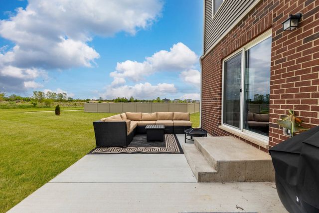 15000 W Oxford Lane, Manhattan, IL 60442