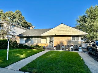 8729 N Oriole Avenue, Niles, IL 60714