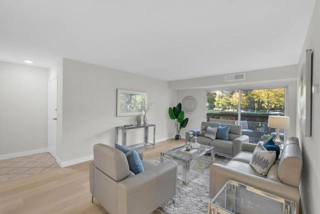 309 Tradewinds Drive 5, San Jose, CA 95123