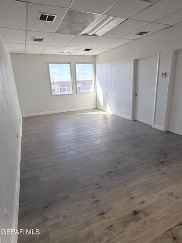 230 Thunderbird Drive P, El Paso, TX 79912