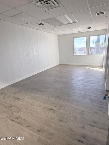 230 Thunderbird Drive P, El Paso, TX 79912