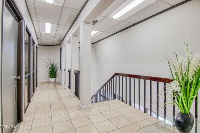 230 Thunderbird Drive P, El Paso, TX 79912