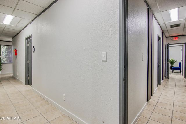 230 Thunderbird Drive P, El Paso, TX 79912