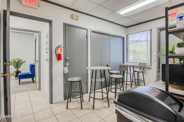 230 Thunderbird Drive P, El Paso, TX 79912