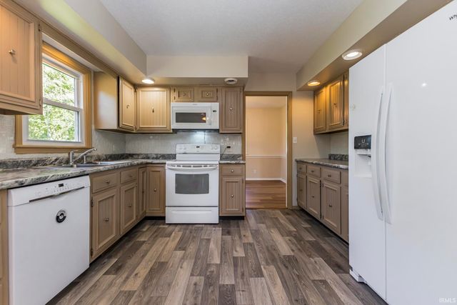 2905 W Woodbridge Drive, Muncie, IN 47304