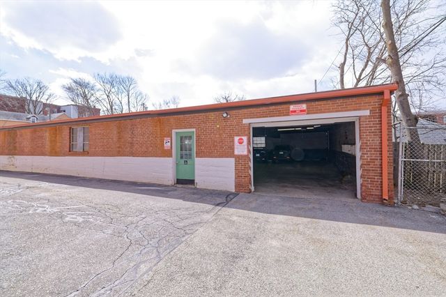 20 Ashland St 3L, Worcester, MA 01609