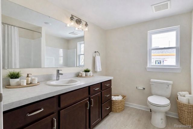 310 High Street 2, Ypsilanti, MI 48198