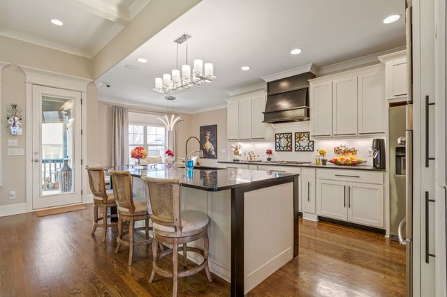 8007 June Apple Ln, Spring Hill, TN 37174