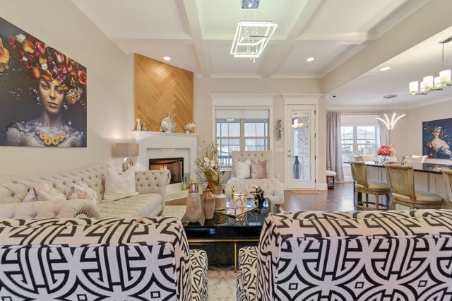 8007 June Apple Ln, Spring Hill, TN 37174