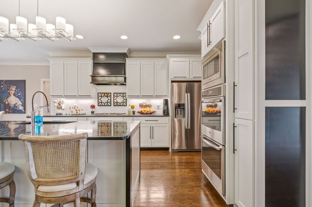 8007 June Apple Ln, Spring Hill, TN 37174