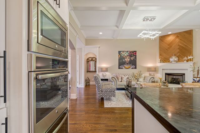 8007 June Apple Ln, Spring Hill, TN 37174