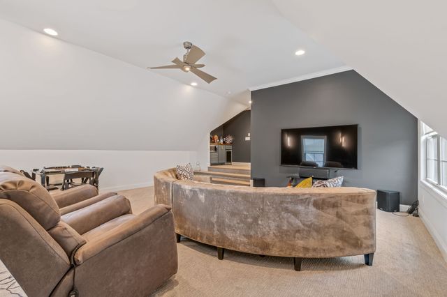 8007 June Apple Ln, Spring Hill, TN 37174