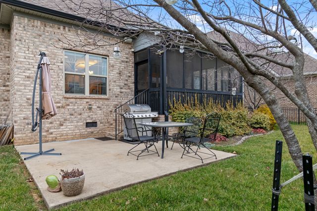 8007 June Apple Ln, Spring Hill, TN 37174