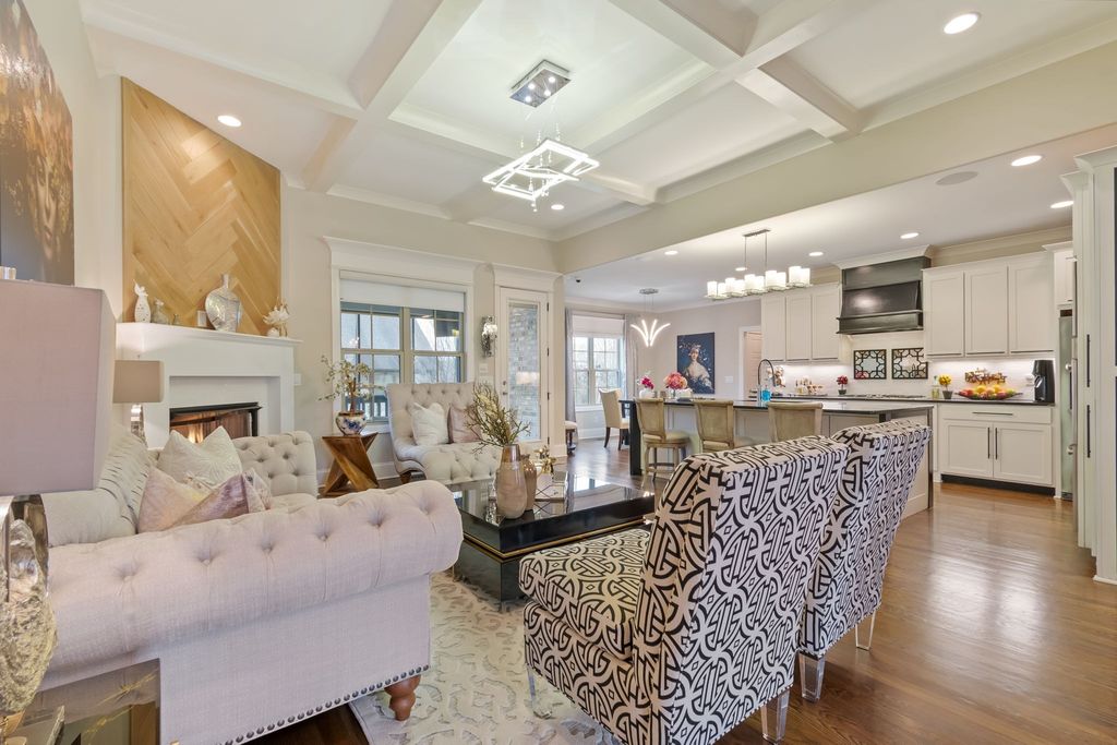 8007 June Apple Ln, Spring Hill, TN 37174