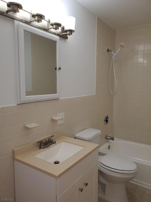100 Pierson Miller Dr 1, Pompton Lakes Boro, NJ 07442 — photo 5