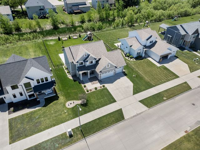 403 NW Reinhart Drive, Ankeny, IA 50023