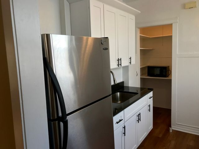 443 DesPlaines Avenue 1F, Forest Park, IL 60130