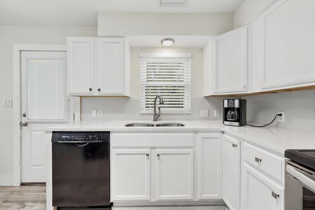 725 University Forest Circle, Conway, SC 29526