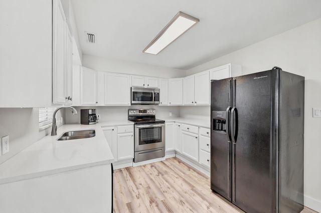 725 University Forest Circle, Conway, SC 29526
