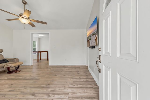 725 University Forest Circle, Conway, SC 29526