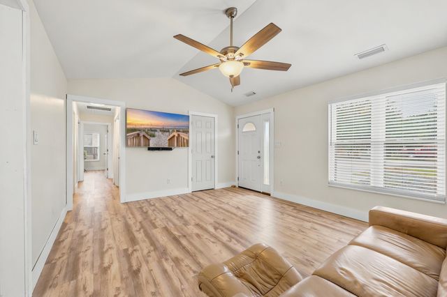 725 University Forest Circle, Conway, SC 29526