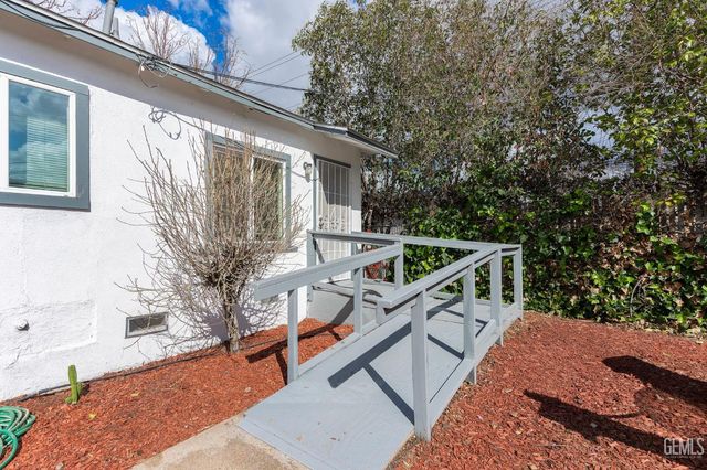 1326 Kentucky Street B, Bakersfield, CA 93305