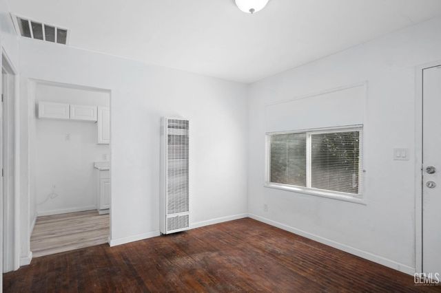 1326 Kentucky Street B, Bakersfield, CA 93305