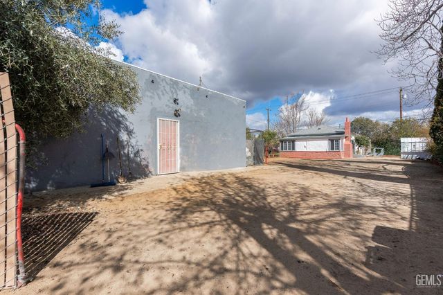 1326 Kentucky Street B, Bakersfield, CA 93305