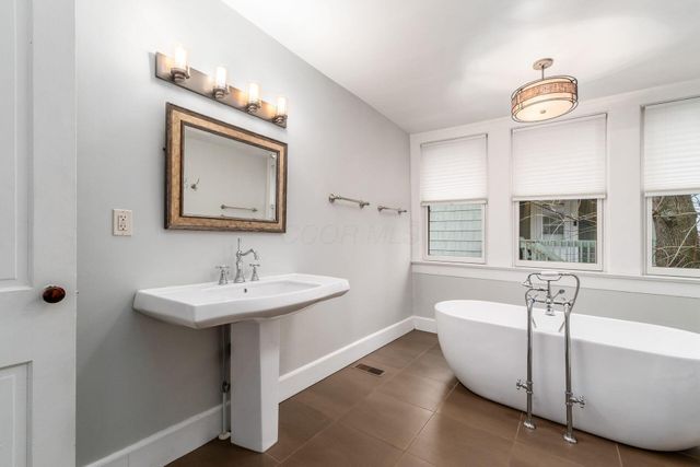 136 E Whittier Street, Columbus, OH 43206