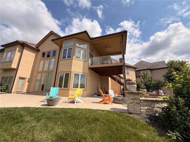 9174 Cottonwood Canyon Drive, Lenexa, KS 66219