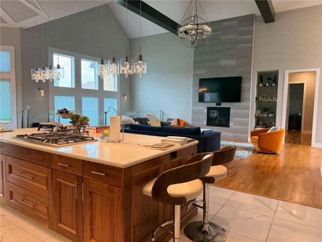 9174 Cottonwood Canyon Drive, Lenexa, KS 66219